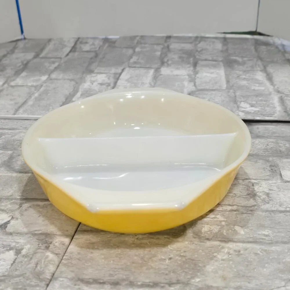 1950's Primary Yellow PYREX 1 1/2 Quart Oval Divided Dish Opal 1.5 Qt Divided Ca
